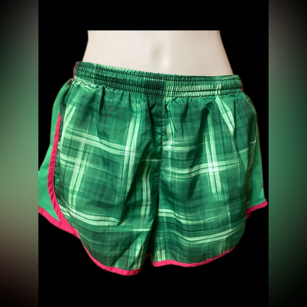💚🩷 Nike Dri Fit Tempo Running Shorts Green Hot Pink Girls L